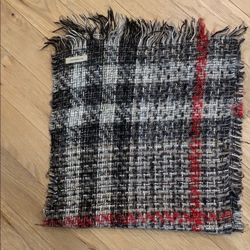 Burberry Boucle scarf
